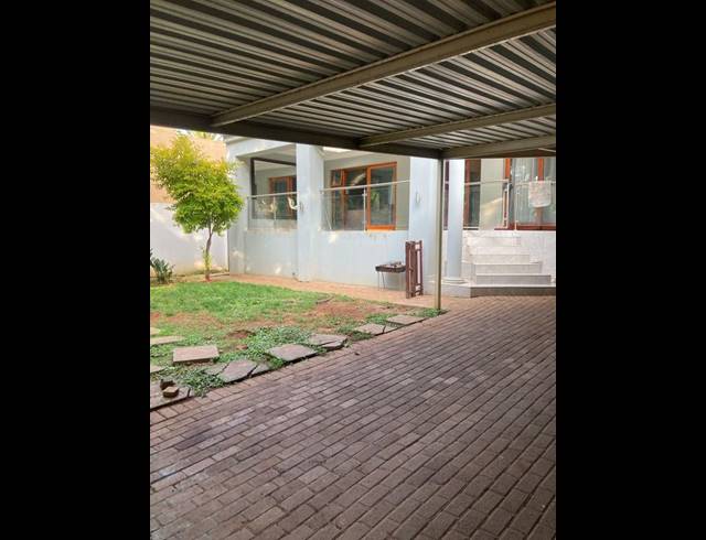 3 BEDROOM HOUSE FOR SALE IN KENSINGTON